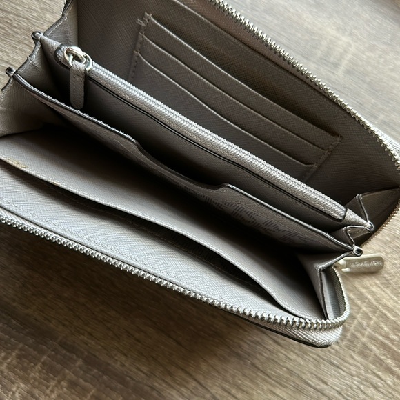 MICHAEL KORS Jet Set Travel Wallet Wristlet Pearl Grey - Picture 2 of 4